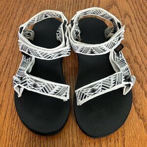 Teva Midform Universal Hallon B&W Sport Sandals with Geometric Straps Size 6